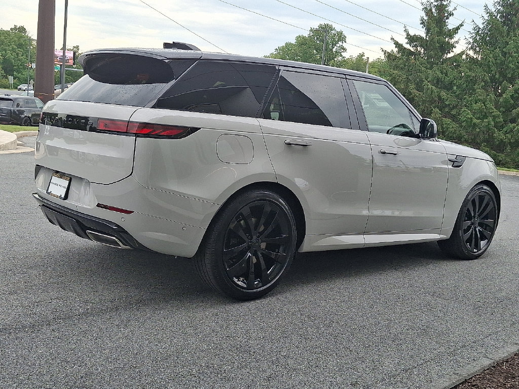 New 2026 Land Rover Range Rover Sport Dynamic SE AWD/4WD image 3