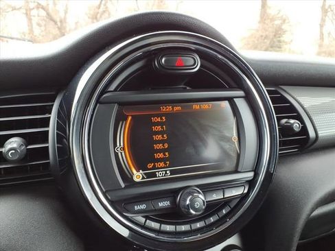 Used 2016 MINI Cooper 2-Door Hardtop image 17