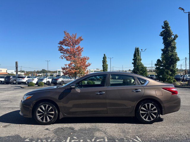 Used 2016 Nissan Altima 2.5 SV w/ Convenience Package FWD image 14