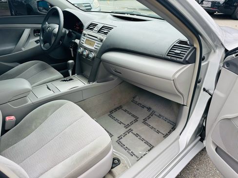 Used 2010 Toyota Camry LE image 22