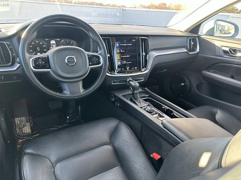 Used 2020 Volvo S60 T6 Momentum image 10