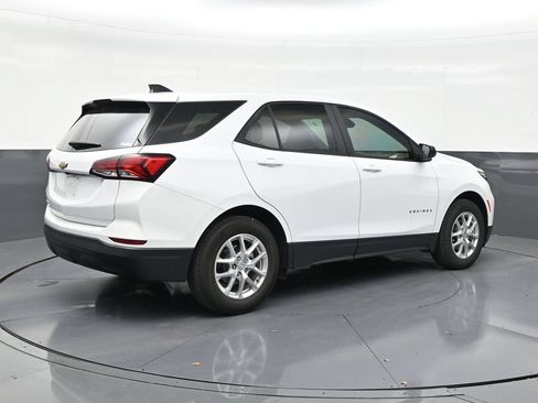 Used 2024 Chevrolet Equinox LS FWD image 5