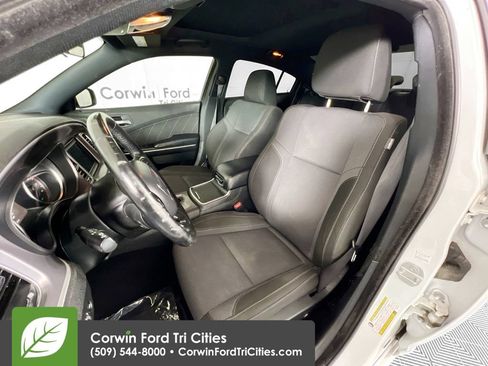 Used 2020 Dodge Charger SXT RWD image 23