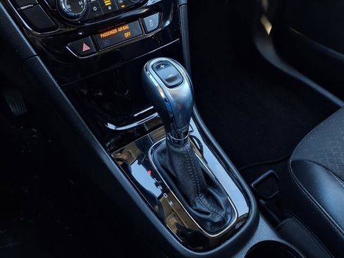 Used 2018 Buick Encore Preferred image 8