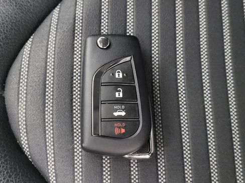 Used 2023 Toyota Camry SE image 32