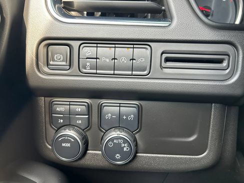 Used 2021 Chevrolet Tahoe Z71 AWD/4WD image 56