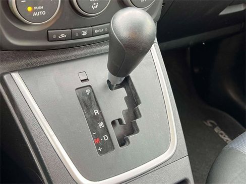 Used 2013 MAZDA MAZDA5 Sport image 26