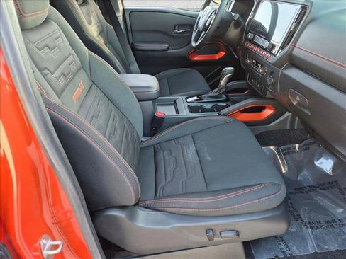 Used 2025 Nissan Frontier Pro-X RWD image 18