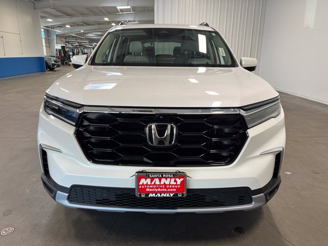 Used 2025 Honda Pilot Elite image 8