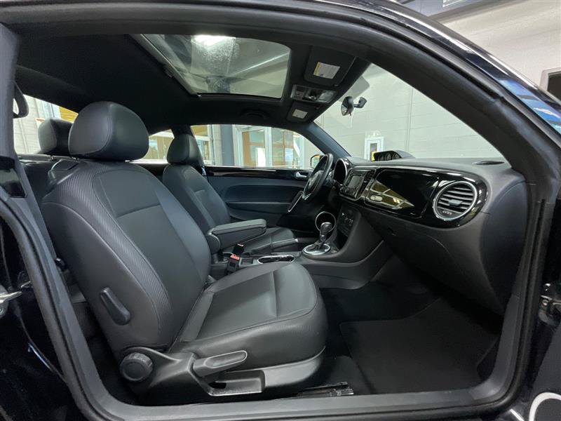 Used 2015 Volkswagen Beetle TDI FWD image 24