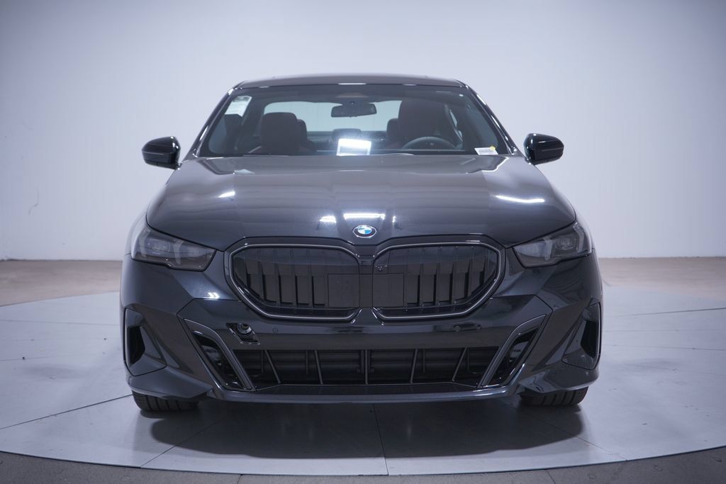 Used 2026 BMW 530i w/ M Sport Package RWD image 4