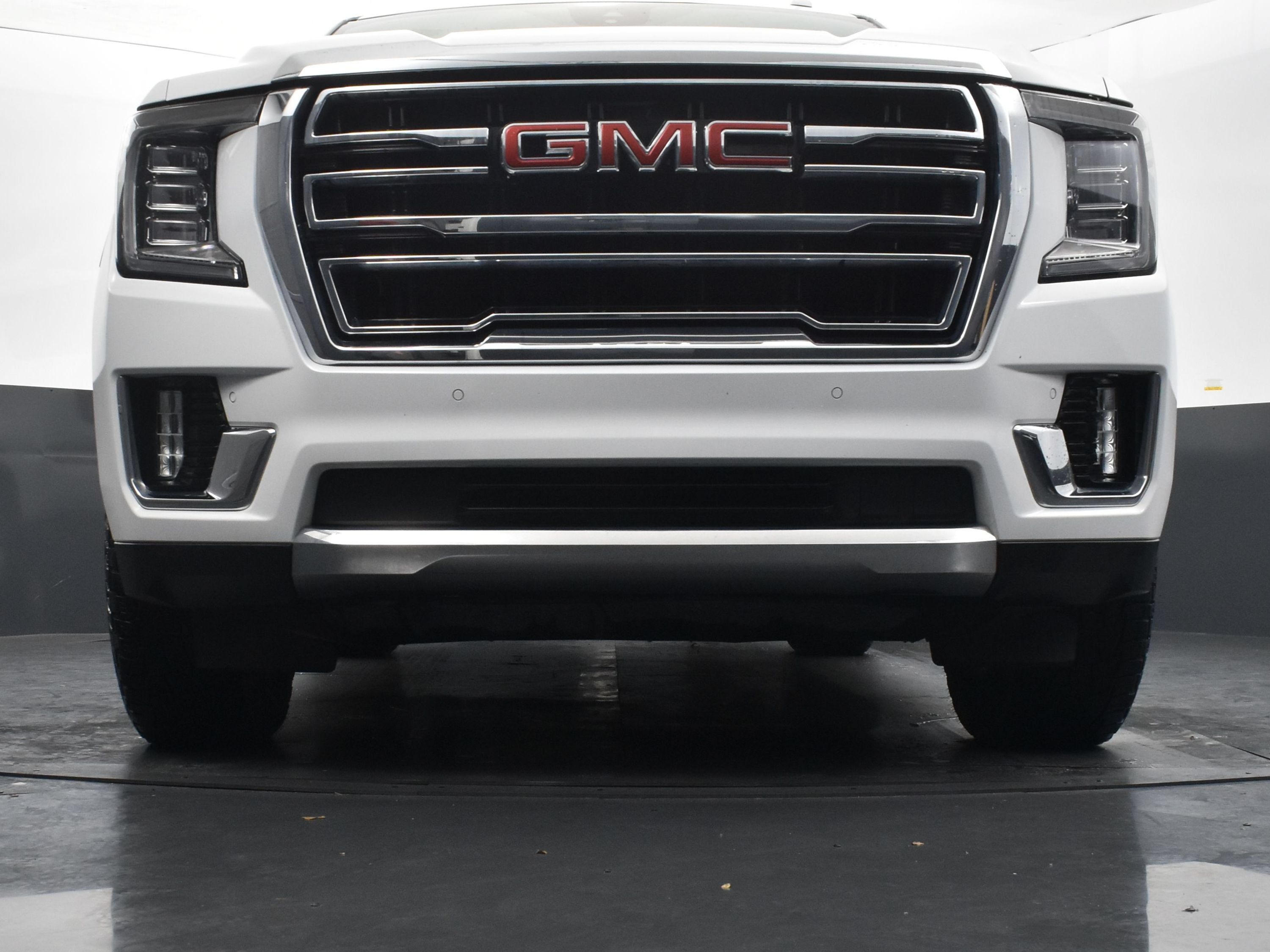 Used 2023 GMC Yukon SLT AWD/4WD image 42