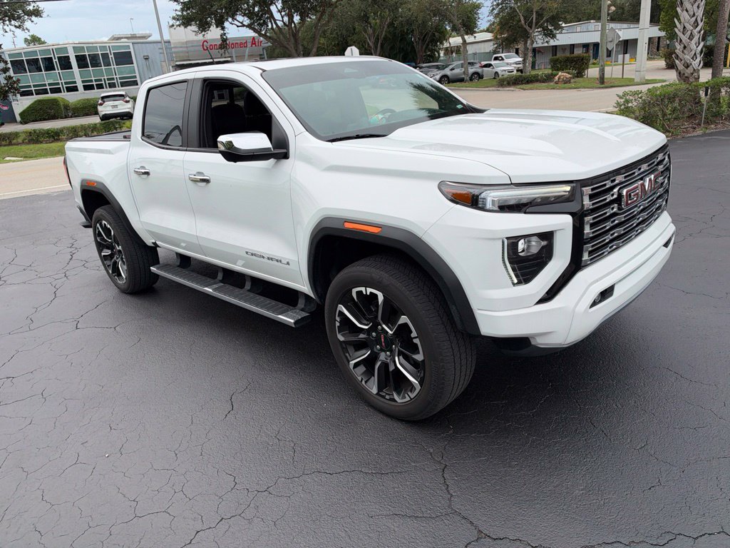 Used 2023 GMC Canyon Denali AWD/4WD image 3
