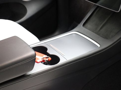 Used 2023 Tesla Model Y Long Range image 12