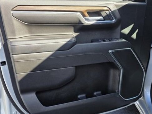 Used 2022 Chevrolet Silverado 1500 LT image 8