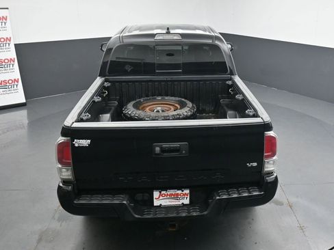 Used 2022 Toyota Tacoma TRD Off-Road w/ TRD Premium Off Road Package image 30