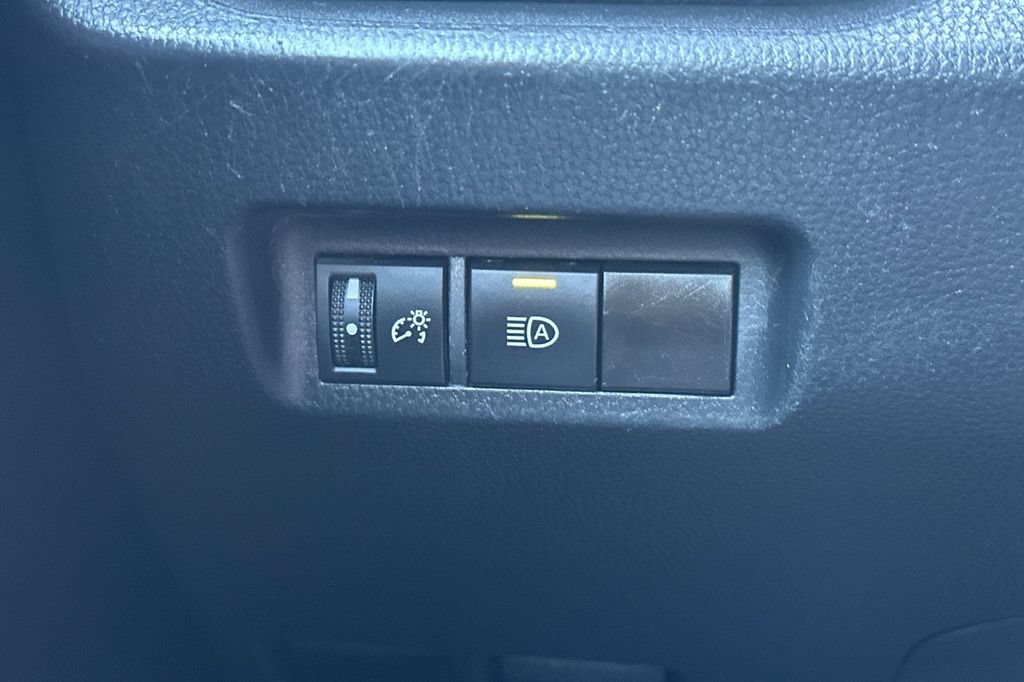Used 2023 Toyota RAV4 XLE FWD image 35