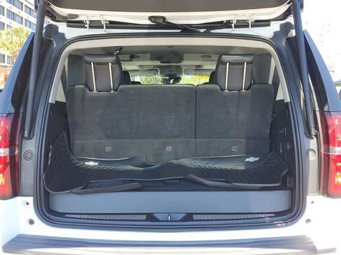 Used 2020 Chevrolet Tahoe Premier w/ RST 6.2L Performance Edition AWD/4WD image 7