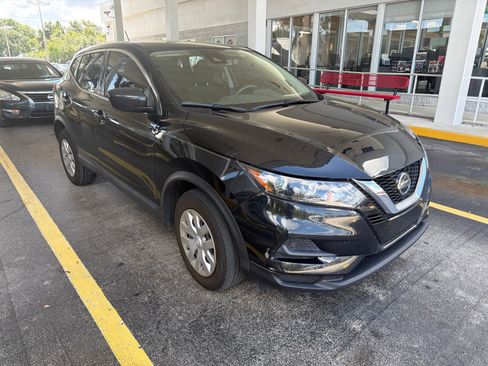 Used 2020 Nissan Rogue Sport S FWD image 3
