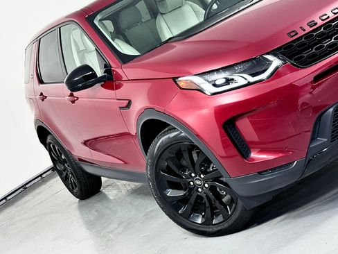 Used 2022 Land Rover Discovery Sport SE image 4