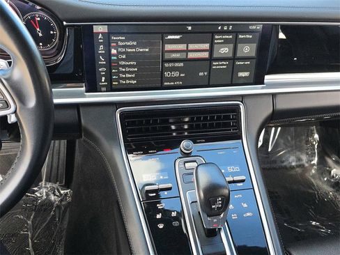 Used 2018 Porsche Panamera 4S image 27