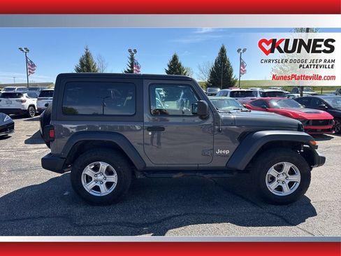 Used 2019 Jeep Wrangler Sport AWD/4WD image 2