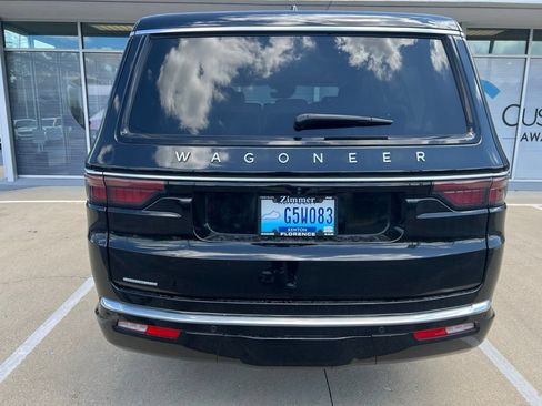 Used 2023 Jeep Wagoneer 4WD w/ Premium Group I image 5
