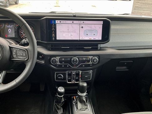 Used 2024 Jeep Wrangler Sport S image 19