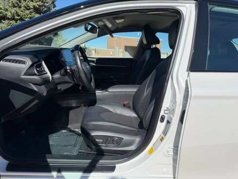 Used 2023 Toyota Camry XSE FWD image 11