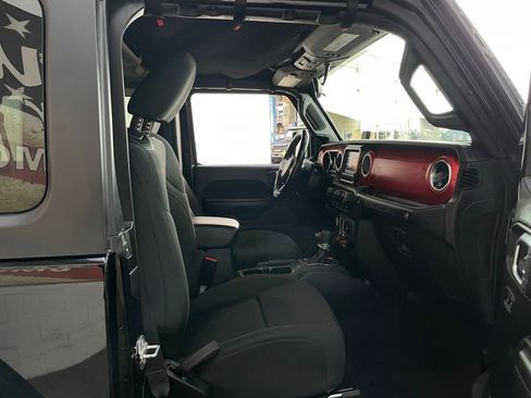 Used 2021 Jeep Wrangler Rubicon image 18