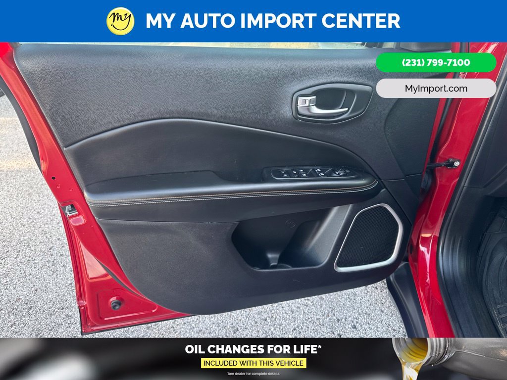 Used 2018 Jeep Compass Latitude w/ Popular Equipment Group AWD/4WD image 10