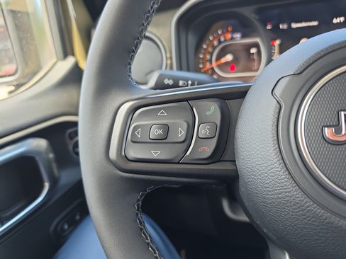 New 2026 Jeep Gladiator Willys AWD/4WD image 22