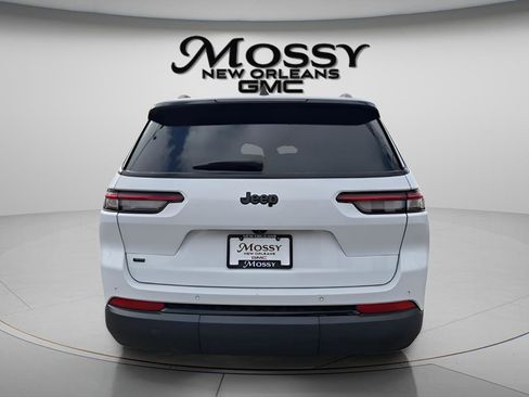 Used 2023 Jeep Grand Cherokee L Laredo image 6