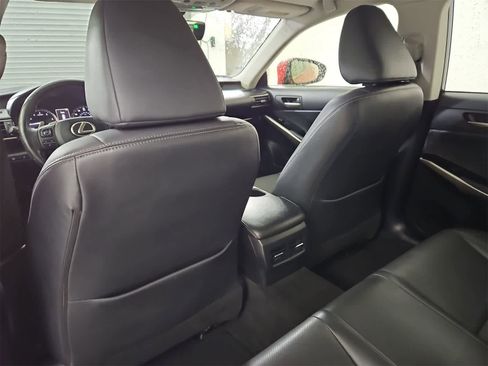 Used 2018 Lexus IS 300 w/ Accessory Package 2 image 18