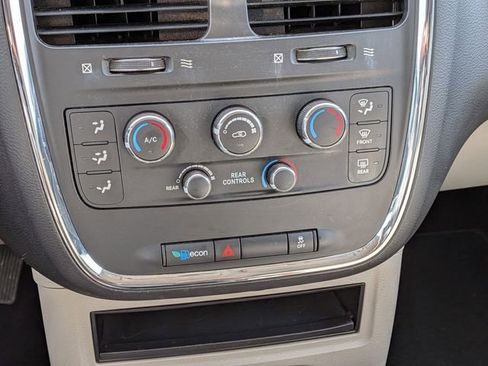 Used 2016 Dodge Grand Caravan SE w/ Quick Order Package 29E SE FWD image 24