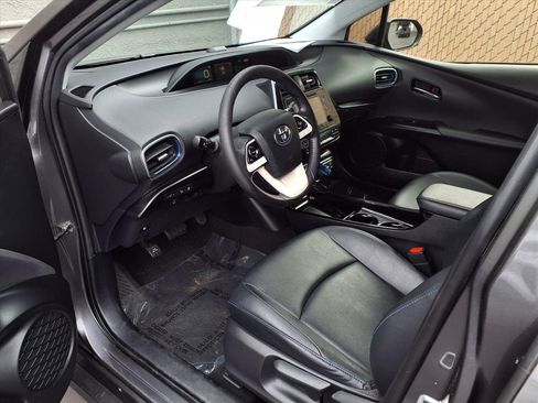 Certified 2018 Toyota Prius Three Touring image 14
