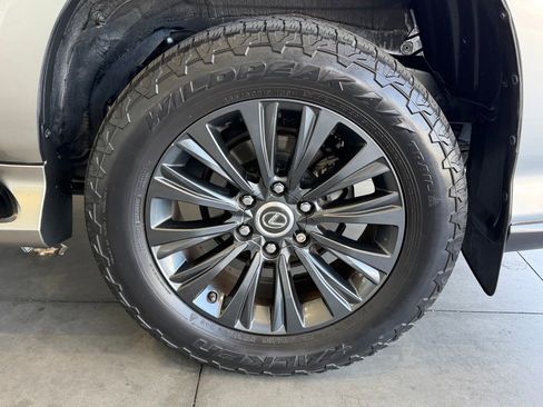Used 2021 Lexus GX 460 Luxury w/ Sport Design Package AWD/4WD image 16