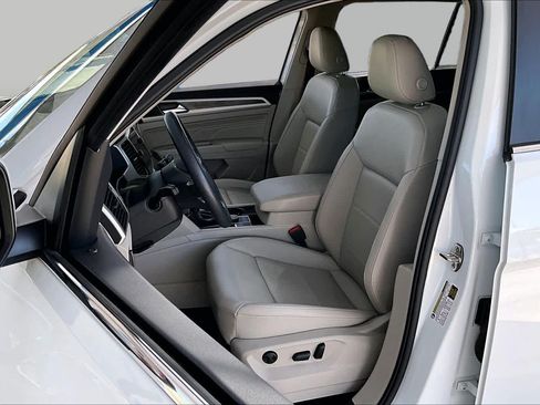 Used 2023 Volkswagen Atlas SE w/ Panoramic Sunroof Package AWD/4WD image 8