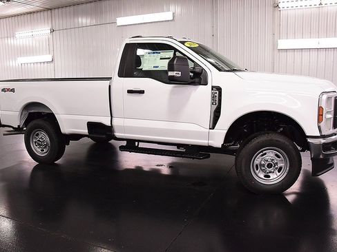 New 2026 Ford F250 XL w/ XL Chrome Package image 9