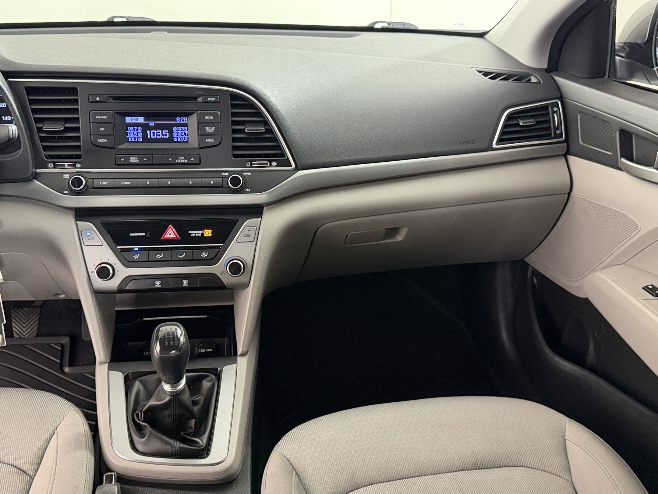 Used 2017 Hyundai Elantra SE FWD image 27
