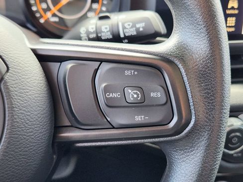 Used 2025 Jeep Wrangler Unlimited Sport AWD/4WD image 28