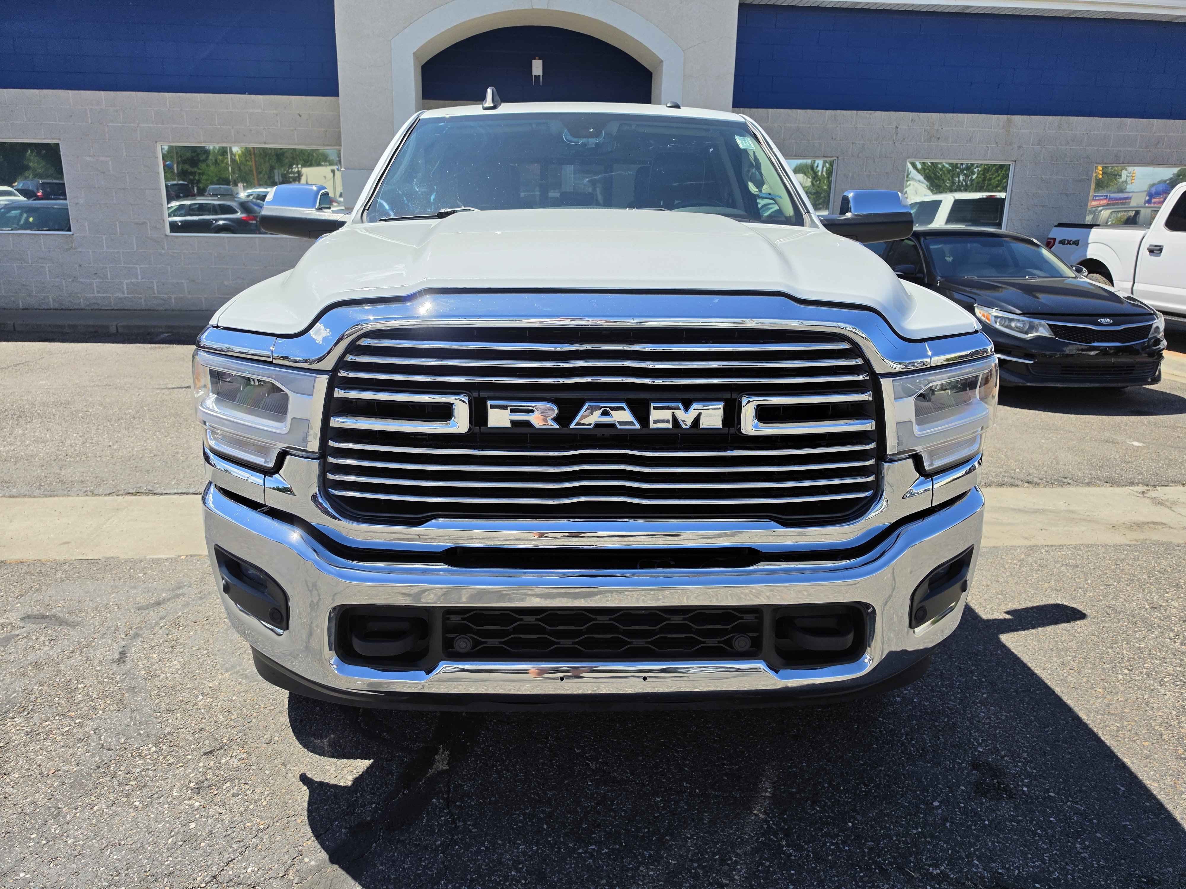 Used 2022 RAM 2500 Laramie AWD/4WD image 2