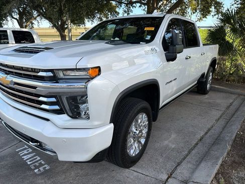 Used 2022 Chevrolet Silverado 2500 High Country w/ Safety Package II AWD/4WD image 4