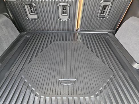 Certified 2025 Cadillac XT5 Premium Luxury FWD image 37
