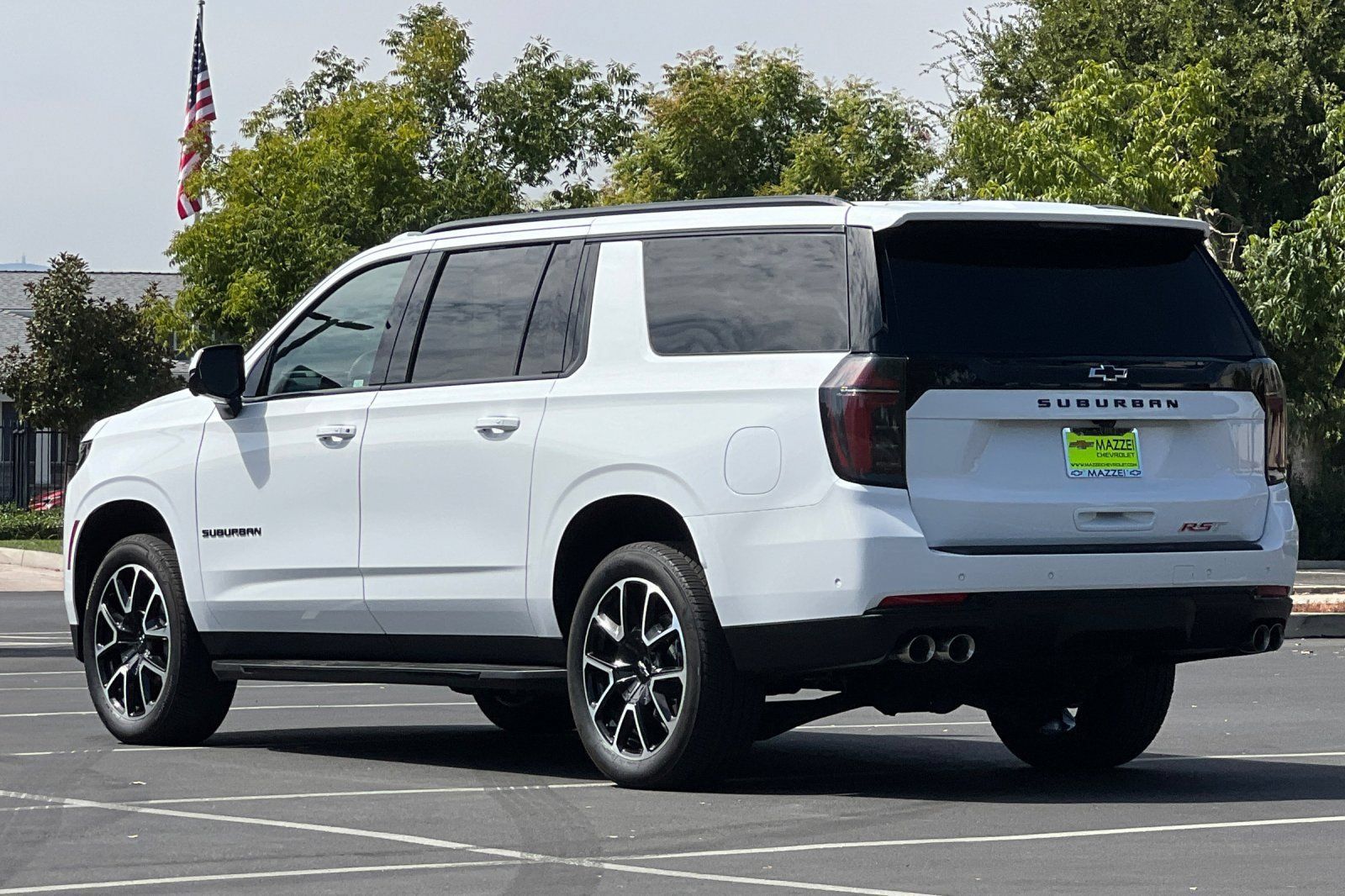Used 2026 Chevrolet Suburban RST RWD image 3