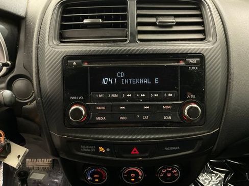 Used 2015 Mitsubishi Outlander Sport ES AWD/4WD image 18