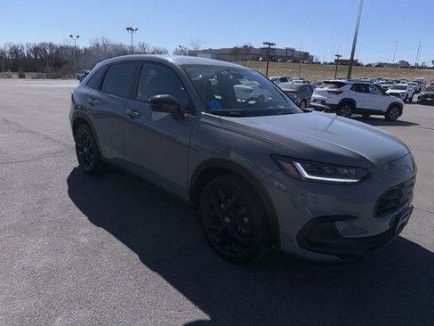 Used 2025 Honda HR-V Sport image 6