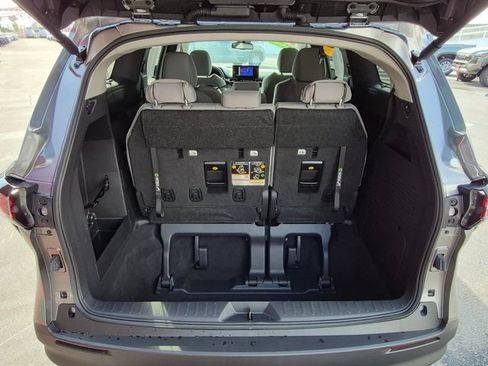 Certified 2026 Toyota Sienna LE AWD/4WD image 11