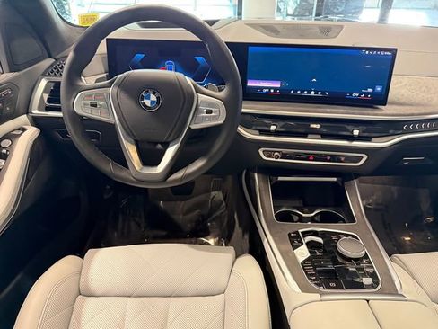 Certified 2024 BMW X7 xDrive40i w/ Parking Assistance Package AWD/4WD image 12