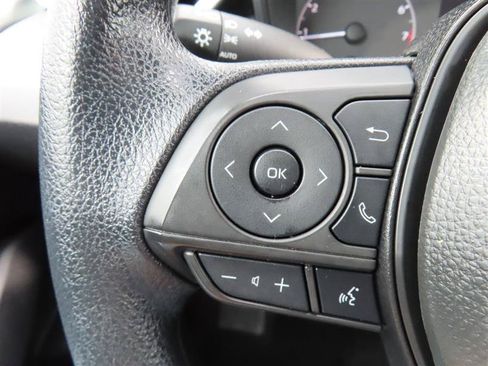 Used 2025 Toyota Corolla LE FWD image 18